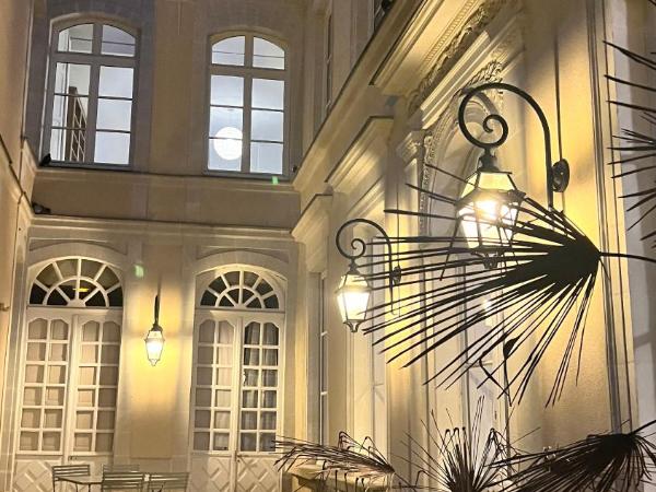 Suite Junior Layon - Maison Bossoreil : photo 2 de la chambre chambre double supérieure