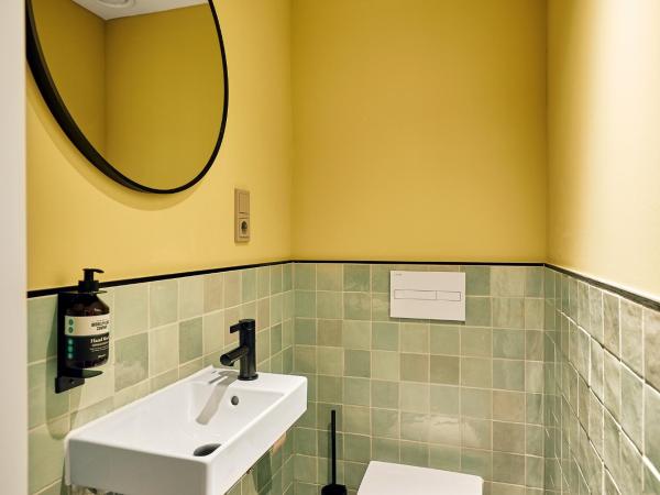 Villa Viva - ein Haus das Brunnen baut : photo 10 de la chambre lit simple dans dortoir mixte