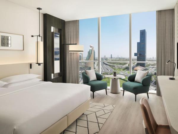 Sheraton Grand Hotel, Dubai : photo 4 de la chambre chambre deluxe avec lit king-size, vue sur sheikh zayed r.