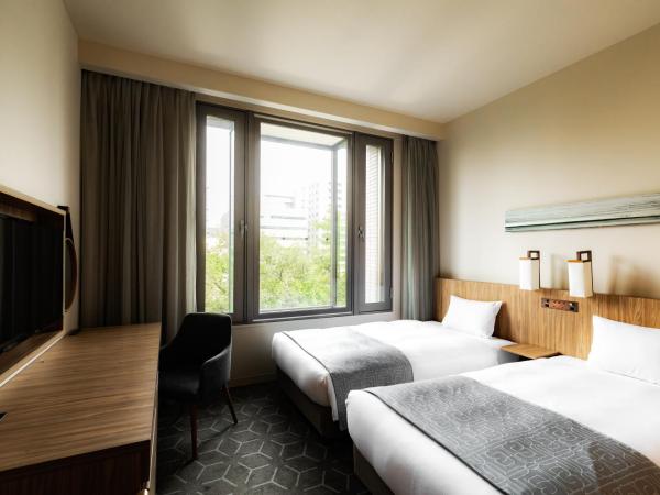 Sapporo View Hotel Odori Park : photo 1 de la chambre renovated economy twin room with park view - non-smoking