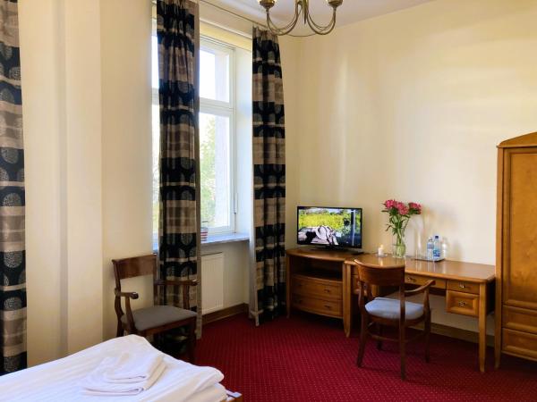 Hotel Łazienkowski : photo 2 de la chambre chambre familiale