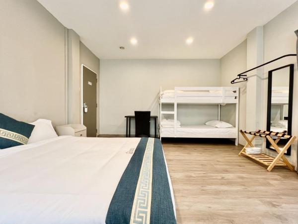 K2 Guesthouse : photo 5 de la chambre chambre familiale avec salle de bains privative