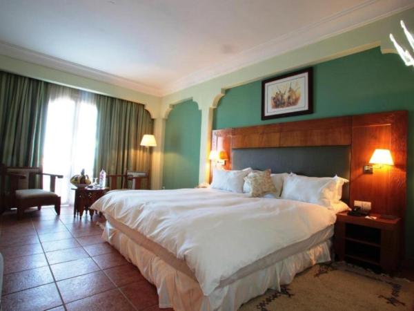 Grand Mogador Menara & Spa : photo 2 de la chambre chambre supérieure - vue sur piscine