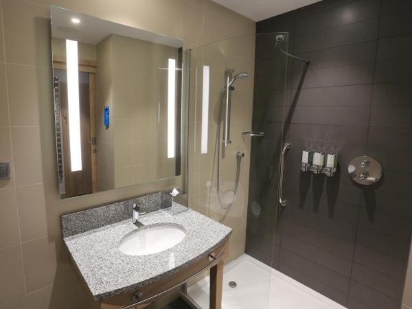 Hampton By Hilton Gdansk Old Town : photo 4 de la chambre chambre lit queen-size