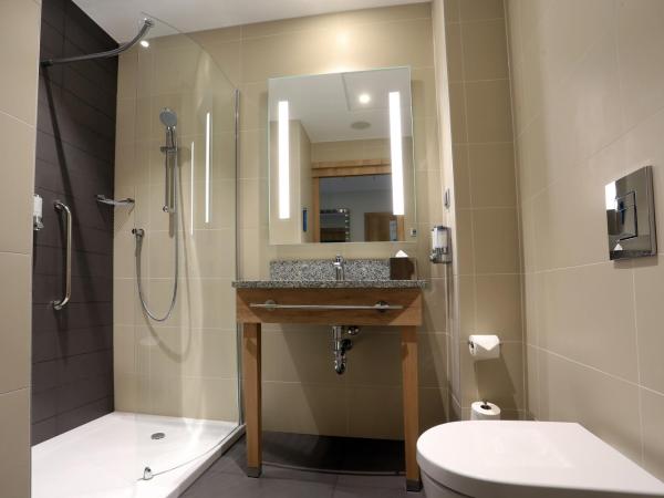 Hampton By Hilton Gdansk Old Town : photo 3 de la chambre chambre lits jumeaux - vue sur ville