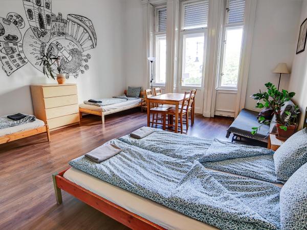 Pal's Hostel and Apartments : photo 5 de la chambre chambre quadruple standard