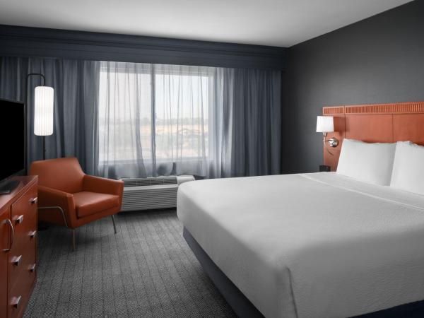Courtyard by Marriott Phoenix West/Avondale : photo 3 de la chambre grande suite hospitalité 1 chambre lit king-size