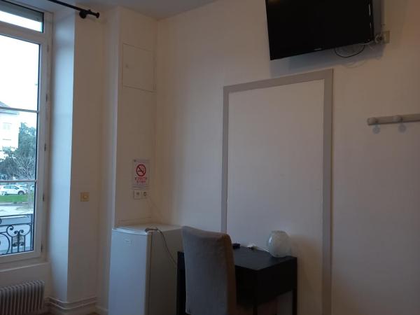 Htel Labat : photo 3 de la chambre chambre double avec salle de bains privative
