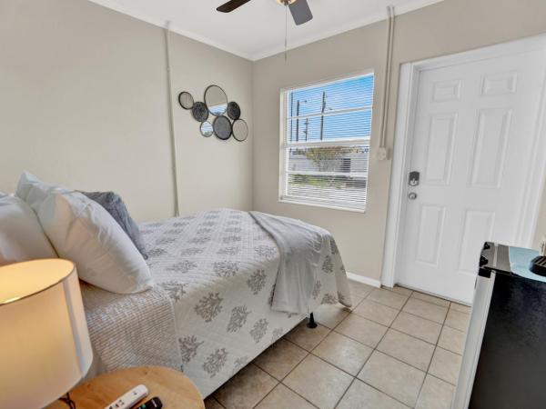 Sea Foam Suites : photo 3 de la chambre petite chambre double