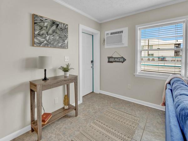 Sea Foam Suites : photo 8 de la chambre chambre double avec patio