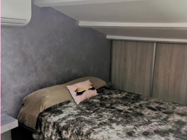 Chambres d'Hotes NATURISTE, Village Naturiste Cap d'Agde, Draps, Serviette, Café, Menage inclus en fin de sejour : photo 1 de la chambre petite chambre double