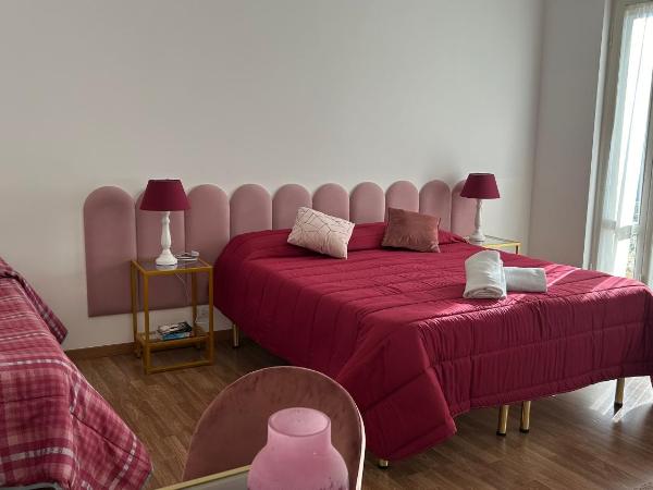 Comfort Accommodation Room & Le Camere : photo 10 de la chambre chambre triple avec salle de bains privative séparée