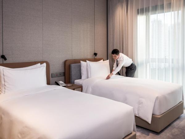 Artisse Place - Access to 4000 sqm Fusion Wellness Centre and 800 sqm Indoor Swimming Pool : photo 5 de la chambre elegant suite with city view (include single breakfast)