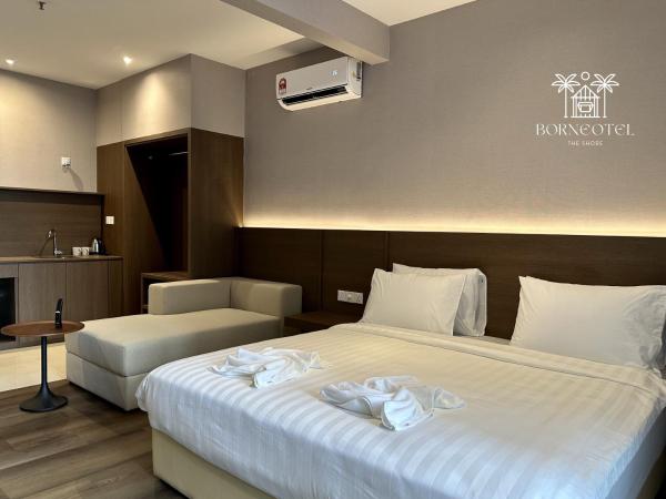 Borneotel The Shore KK by CHG : photo 4 de la chambre studio - vue sur piscine 