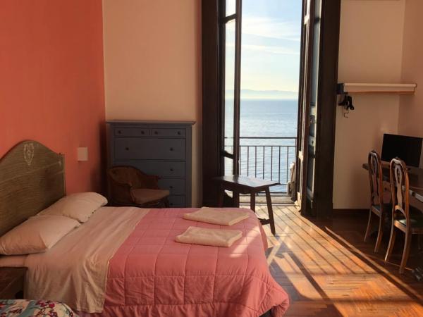 B&B Vista Mare : photo 9 de la chambre chambre double avec balcon - vue sur mer