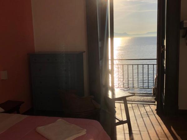 B&B Vista Mare : photo 3 de la chambre chambre double avec balcon - vue sur mer
