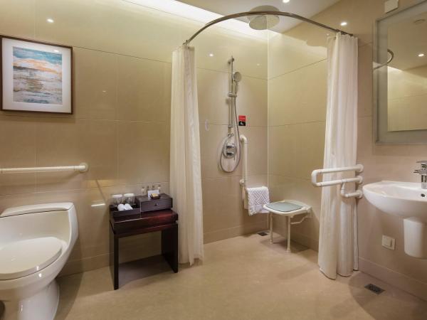 DoubleTree by Hilton Hangzhou East : photo 3 de la chambre chambre lit king-size - accessible aux personnes à mobilité réduite