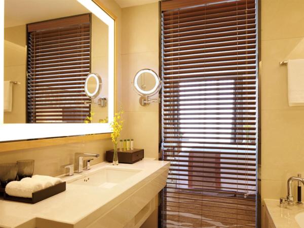 DoubleTree by Hilton Hangzhou East : photo 3 de la chambre chambre lit king-size exéctive - accès au salon