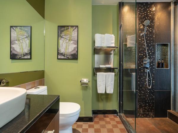 The Continent Hotel Sukhumvit - Asok BTS Bangkok by Compass Hospitality : photo 8 de la chambre chambre double sky lounge