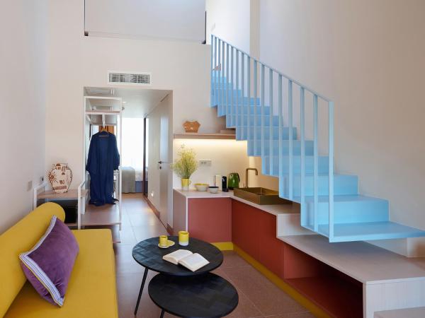 LOOM ATHENS : photo 5 de la chambre suite avec balcon