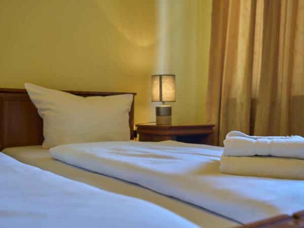 Hotel Pension Bernstein am Kurfürstendamm : photo 5 de la chambre chambre triple standard