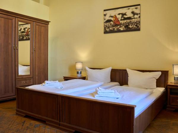 Hotel Pension Bernstein am Kurfürstendamm : photo 4 de la chambre chambre triple standard