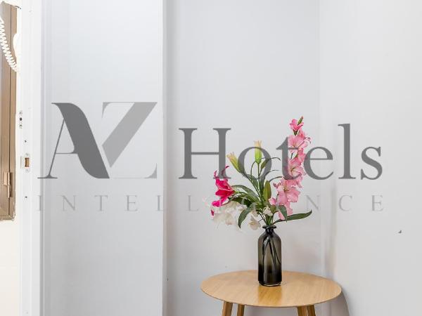 AYZ Ulises - Auto check-in property : photo 4 de la chambre chambre double avec salle de bains privative - demi sous-sol