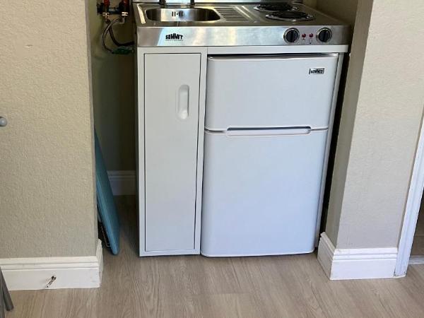 Charming Lakeview Retreat II : photo 10 de la chambre chambre double avec salle de bains privative