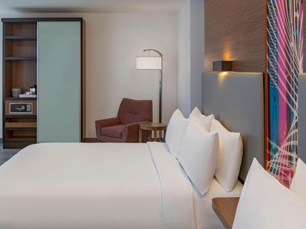 Aloft New Orleans Downtown : photo 2 de la chambre chambre avec 2 lits queen-size - vue sur ville