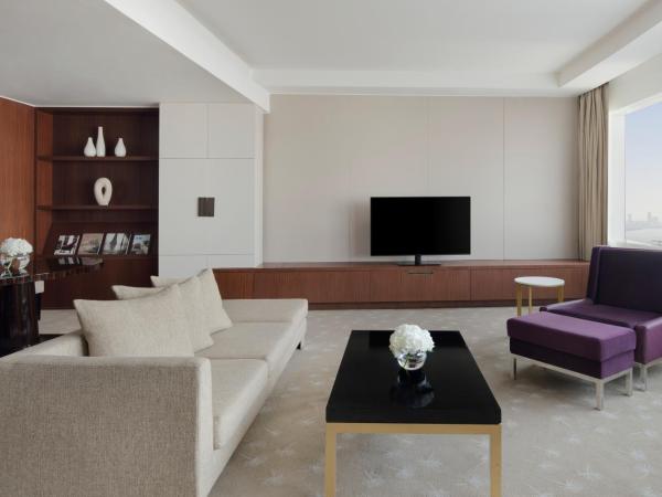 InterContinental Dubai Festival City, an IHG Hotel : photo 2 de la chambre signature suite with creek view - club access