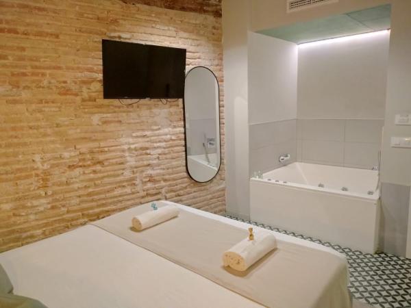YOU & CO. Quart Boutique : photo 2 de la chambre interior double room with spa bath