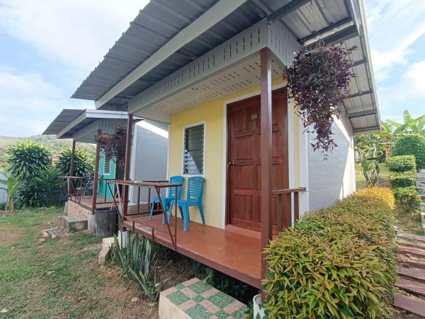 อัญมัน ลันตา Anyaman Lanta : photo 6 de la chambre bungalow avec ventilateur