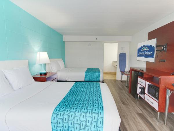 Howard Johnson by Wyndham Virginia Beach At The Beach : photo 3 de la chambre chambre double avec 2 lits doubles - non-fumeurs