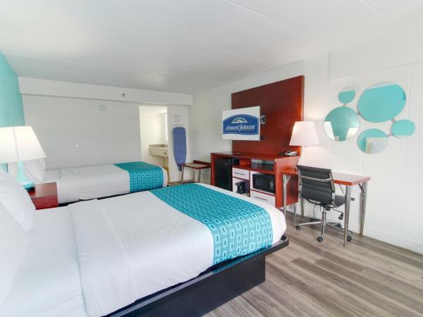 Howard Johnson by Wyndham Virginia Beach At The Beach : photo 2 de la chambre chambre double avec 2 lits doubles - non-fumeurs