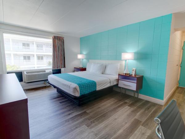 Howard Johnson by Wyndham Virginia Beach At The Beach : photo 1 de la chambre chambre lit king-size - non-fumeurs