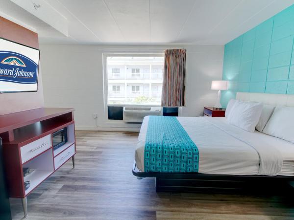 Howard Johnson by Wyndham Virginia Beach At The Beach : photo 8 de la chambre chambre lit king-size - non-fumeurs