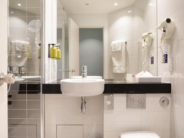 Holiday Inn Express Amiens by IHG : photo 2 de la chambre chambre standard lit queen-size