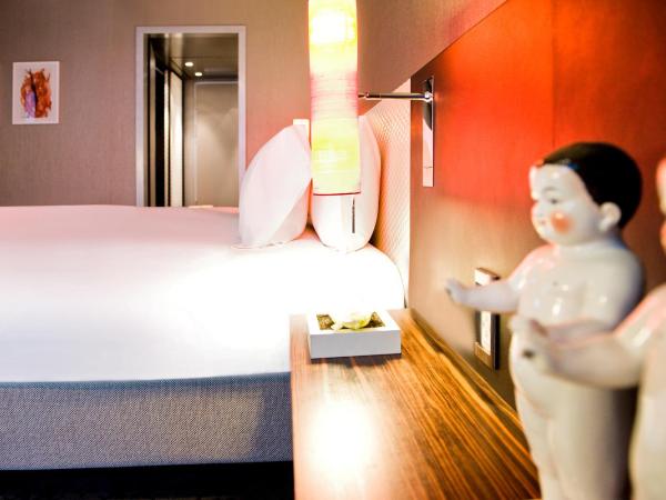 Sofitel Munich Bayerpost : photo 3 de la chambre suite impériale avec lit king-size et vue