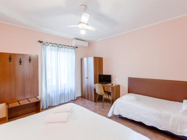 Hotel Castello : photo 2 de la chambre chambre triple