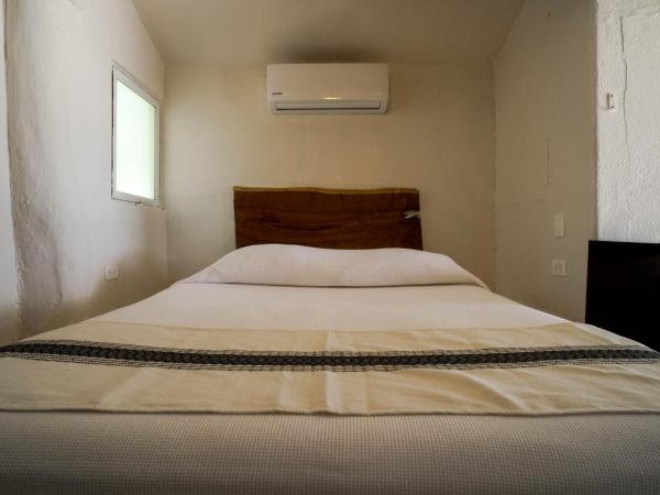 BT Live Tulum located at the party zone : photo 4 de la chambre bungalow