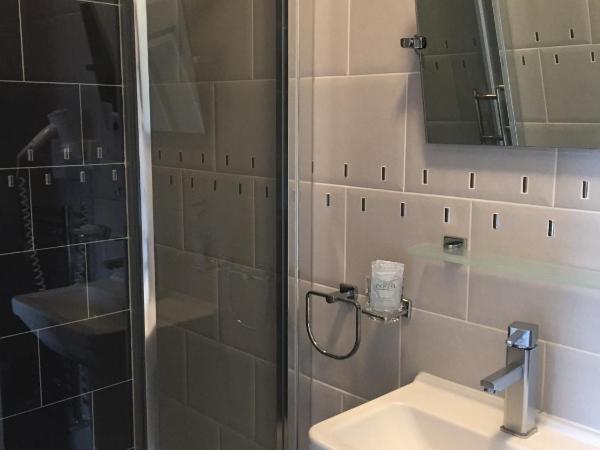 Dockside Hotel : photo 3 de la chambre chambre familiale