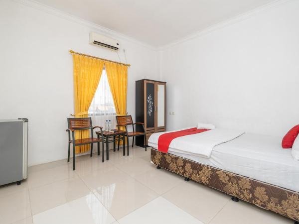 RedDoorz at Gunungsari Surabaya 2 : photo 6 de la chambre chambre double standard