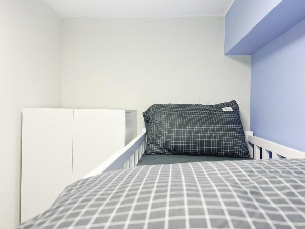 Student Accommodation - 188 Wan Chai Road : photo 5 de la chambre chambre simple avec toilettes et douche communes