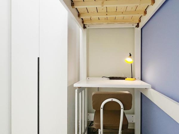 Student Accommodation - 188 Wan Chai Road : photo 2 de la chambre chambre simple avec toilettes et douche communes