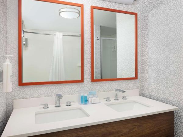 Hampton Inn & Suites Myrtle Beach Oceanfront : photo 9 de la chambre 1 kng/1 qn/bunkbeds 2 br/1 bath oceanfront ste