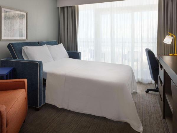 Hampton Inn & Suites Myrtle Beach Oceanfront : photo 7 de la chambre 1 king 1 bedroom suite oceanfront w/kitchen