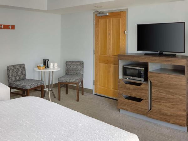 Hampton Inn & Suites Myrtle Beach Oceanfront : photo 2 de la chambre 2 queen beds - no view