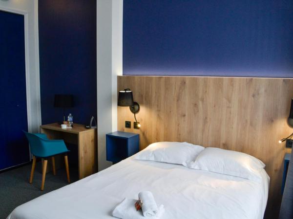 Villages Clubs du Soleil - LA BAULE : photo 1 de la chambre chambre double avec salle de bains privative