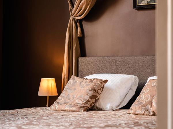 Hotel Van Eyck : photo 1 de la chambre chambre quadruple standard