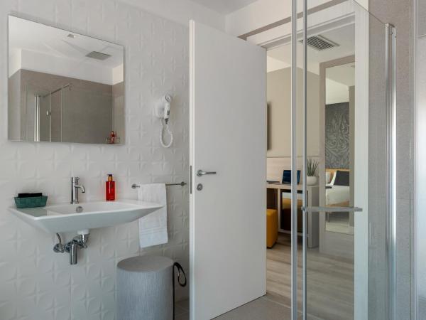 Hotel Delle Rose : photo 9 de la chambre suite junior